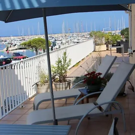 Sur Le Port Apartment Kamiesch